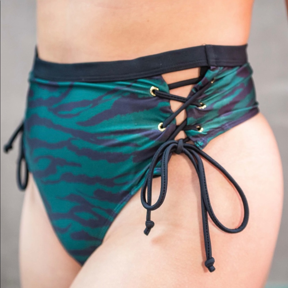 Snag Tights Wild Stallion Swim Bottoms Size D